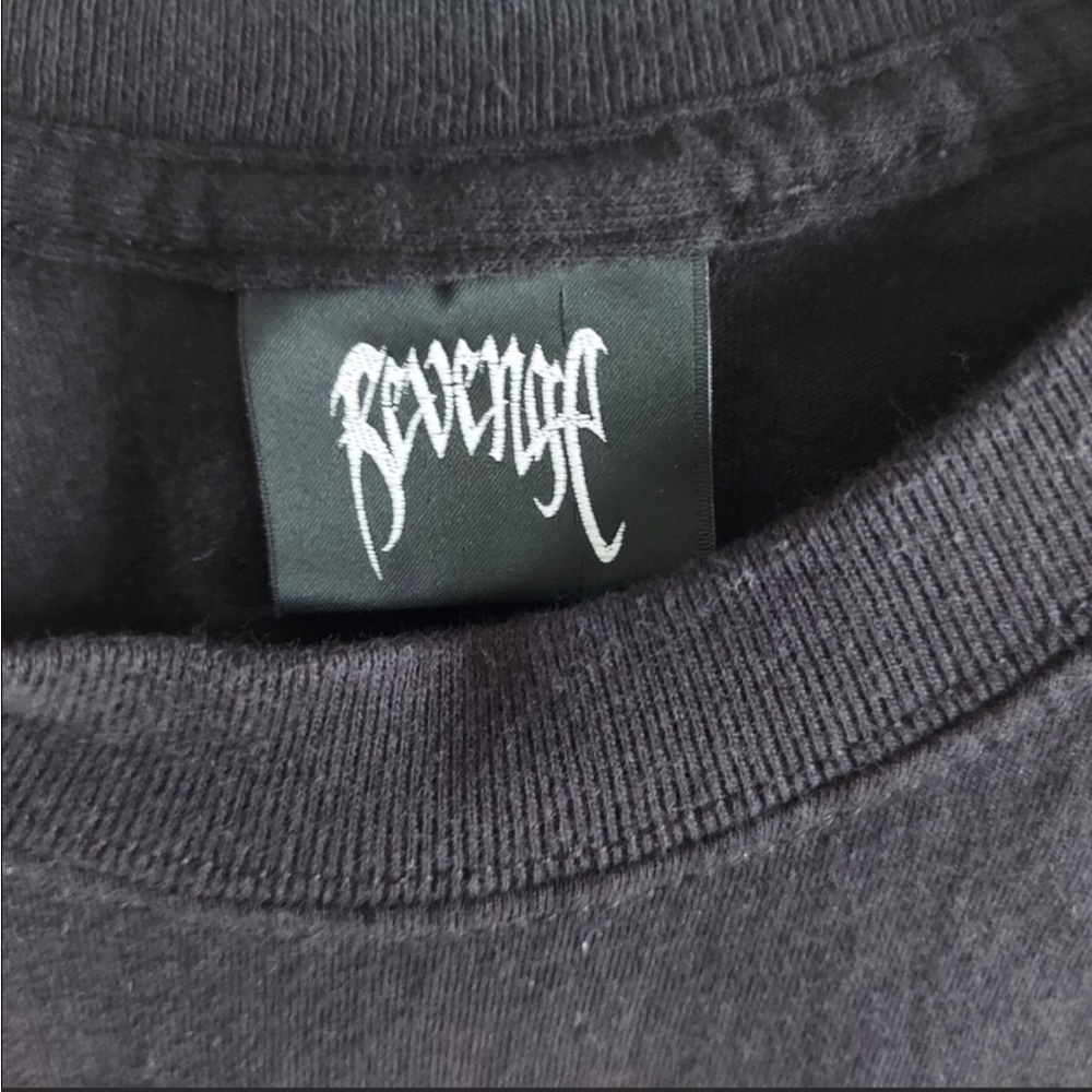 Revenge Black Chain T-Shirt - Picture 3 of 6